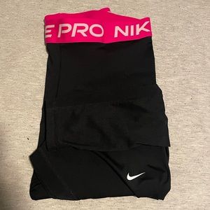 Plus size Nike pro leggings